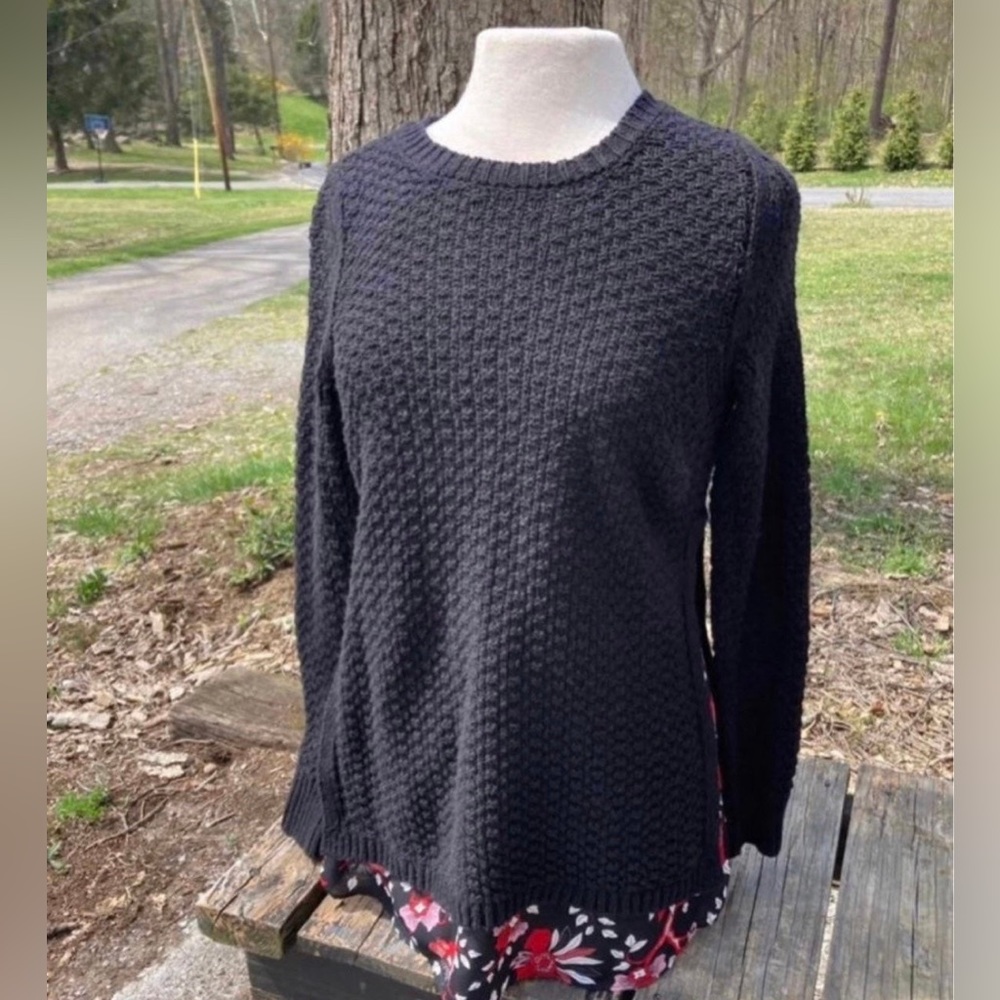 LOFT BLACK SWEATER WITH RED FLORAL UNDERSHIRT ACCENT WOMENS SMALL